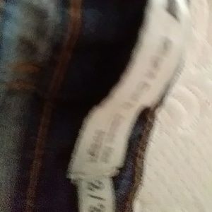 Ladies Levis slight curve classic rise